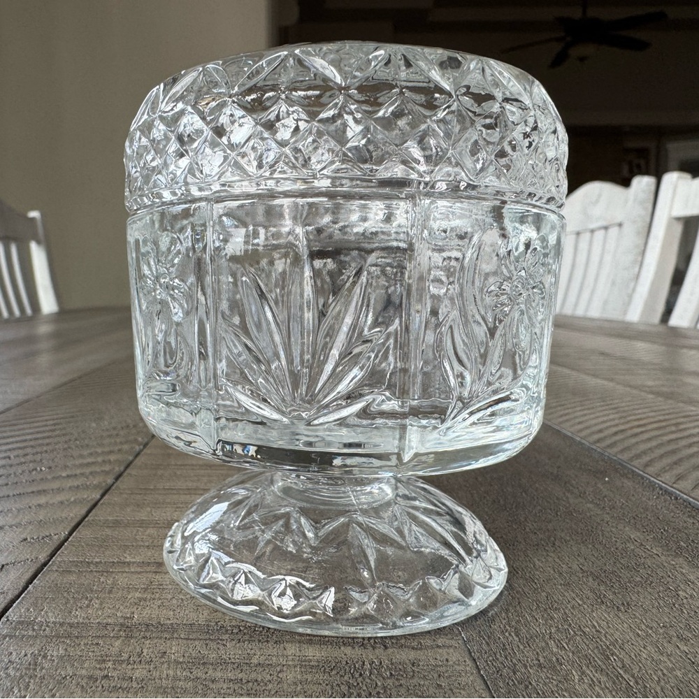 Vintage - Avon Fostoria Clear Glass Floral Design Bowl/Candy Dish/Trinket Dish